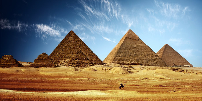 nea acropoli pyramida gizas